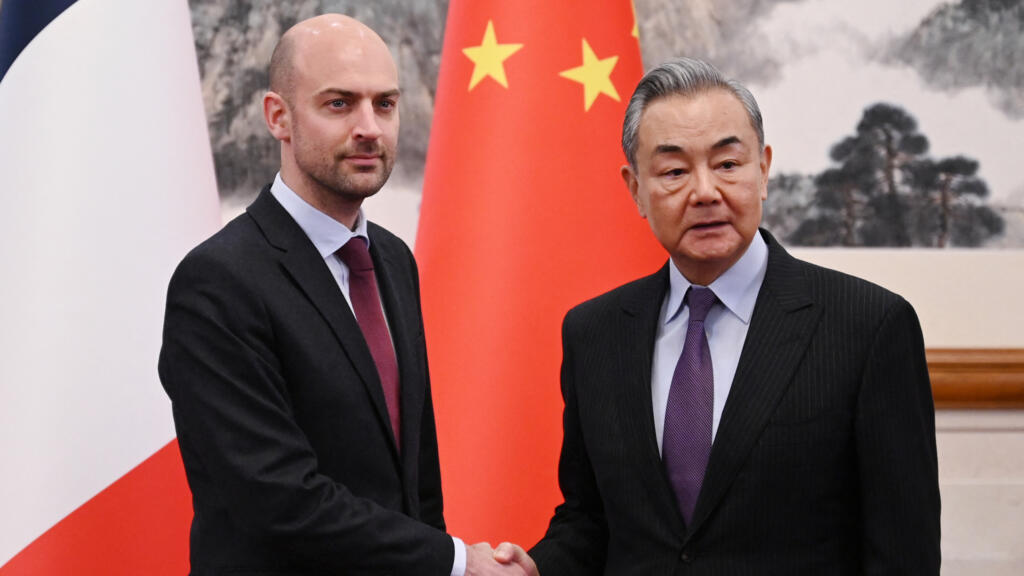 បារាំង ចាប់ដៃ ចិន ពន្លត់ភ្លើងសង្គ្រាមនៅមជ្ឈិមបូព៌ា