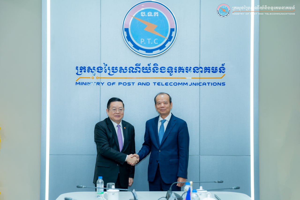 ឯកឧត្តមរដ្ឋមន្រ្តី ជា វ៉ាន់ដេត ទទួលជួបសម្ដែងការគួរសម និងពិភាក្សាការងារជាមួយ ឯកឧត្តមបណ្ឌិត កៅ គឹមហួន​អគ្គលេខាធិការអាស៊ាន