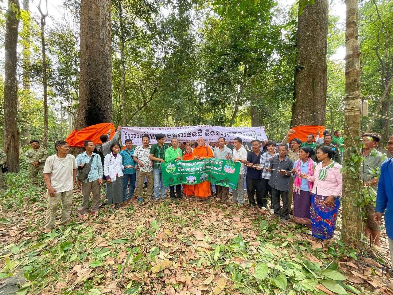 ពលរដ្ឋធ្វើបុណ្យរំលឹកឧទ្ទឹសដល់សត្វដំរី ដែលស្លាប់ដោយសារអំបែងគ្រាប់ផ្លោងថៃនៅខេត្តព្រះវិហារ