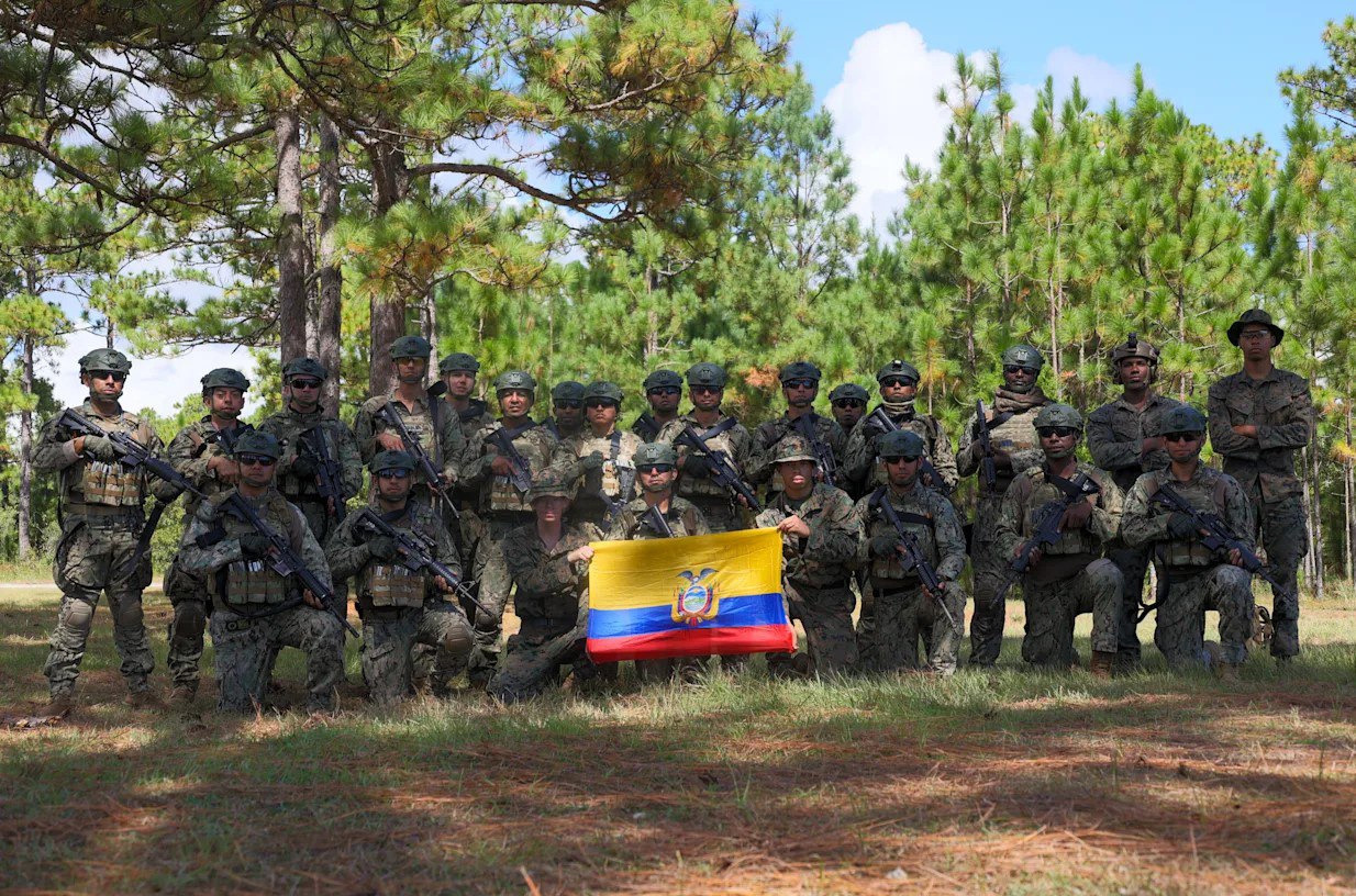 អាមេរិក ឆ្លៀតបើកប្រតិបត្តិការយោធានៅ អេក្វាទ័រ ទោះជាប់ដៃក្នុងសង្គ្រាមមជ្ឈិមបូព៌ា