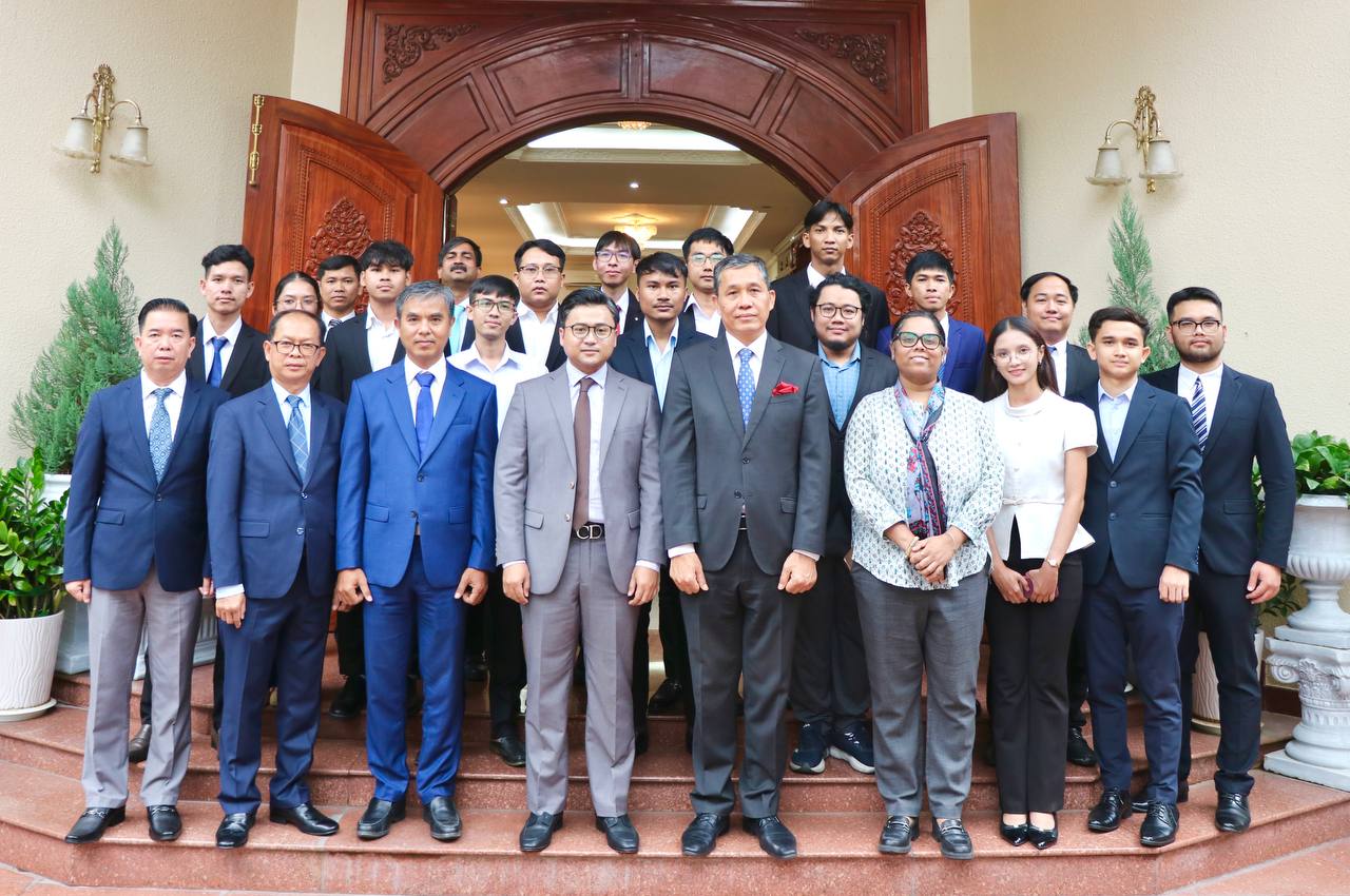 ឯកឧត្តម ទូច យ៉ារ៉ាន់ឌី បានអញ្ជើញថ្លែងសុន្ទរកថាក្នុងកម្មវិធីជូនដំណើរមន្ត្រីជំនាញឌីជីថលចំនួន ១៥រូប ចូលរួមវគ្គបណ្តុះបណ្តាល នៅប្រទេសឥណ្ឌា