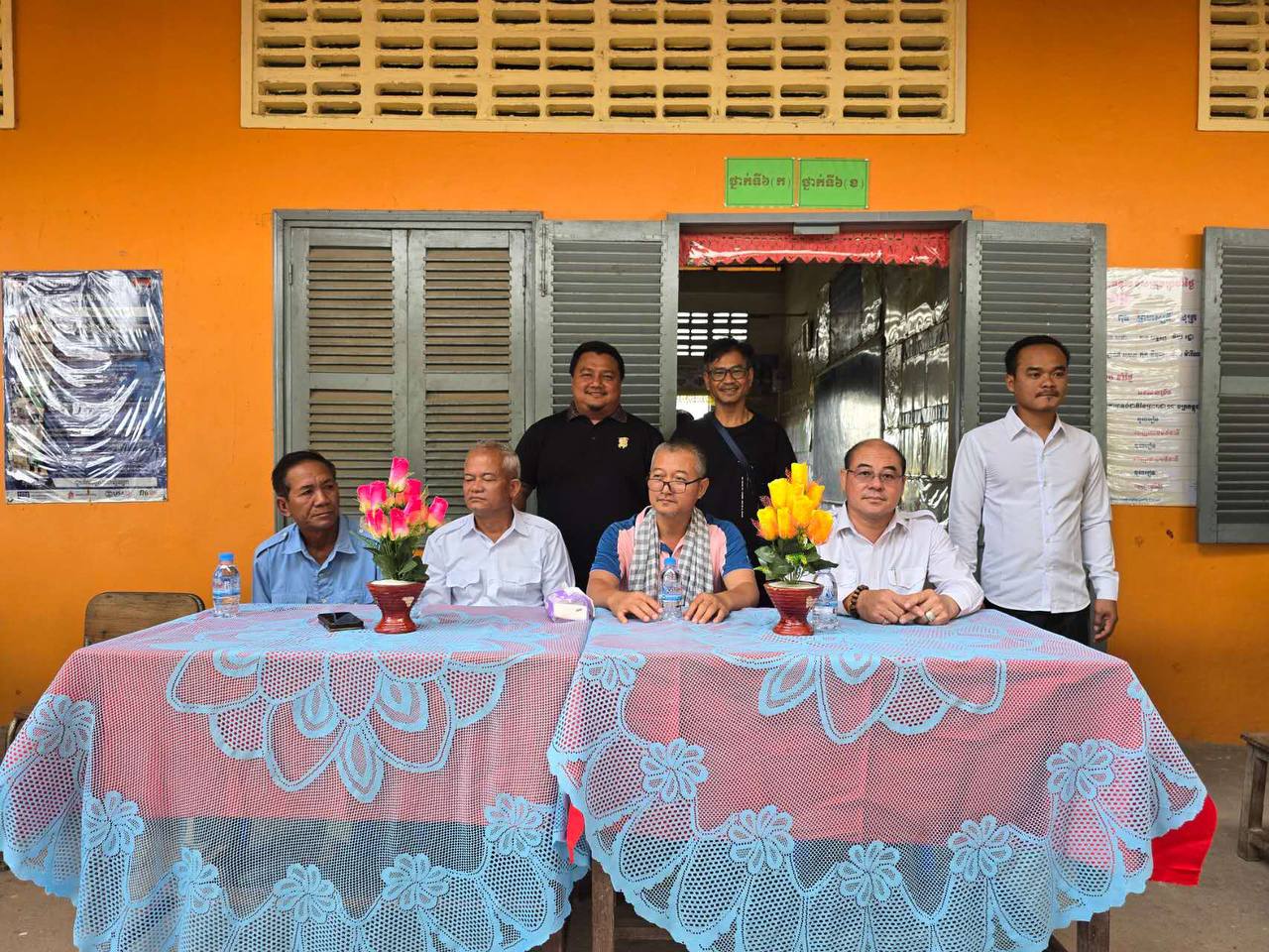 សហព័ន្ធសហជីពកម្ពុជាការពារកូនខ្មែរ និងរោងចក្រឌីឡាក់ស៍ នាំយកសម្ភារៈសិក្សាមួយចំនួនជូនសាលាបឋមសិក្សាសំបួរ