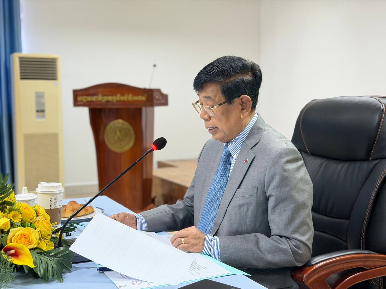 អាជ្ញាធរជាតិប្រយុទ្ធនឹងជំងឺអេដស៍ ជំរុញឱ្យពន្លឿនយន្តការចុះបញ្ជីផ្តល់បណ្ណមូលនិធិសមធម៌សុខាភិបាលដល់ប្រជាជនគន្លឹះ។
