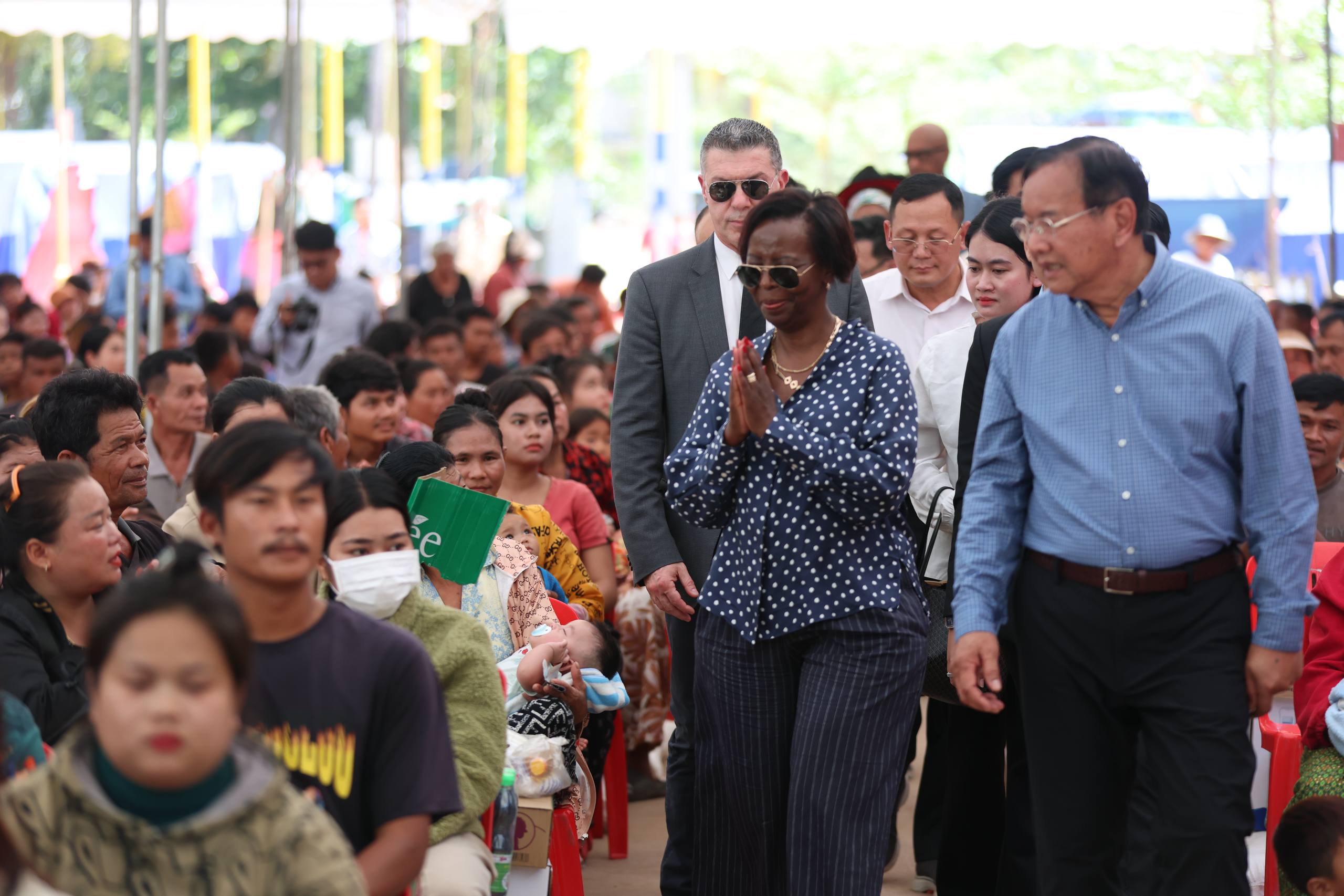 លោកជំទាវអគ្គលេខាធិការ OIF ចុះសួរសុខទុក្ខជនភៀសសឹកនៅខេត្តសៀមរាប