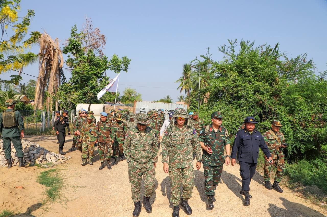 កម្ពុជាច្រានចោលការចោទប្រកាន់របស់យោធាថៃ និងថ្កោលទោសការចល័តរថពាសដែកនៅច្រកអូរស្មាច់