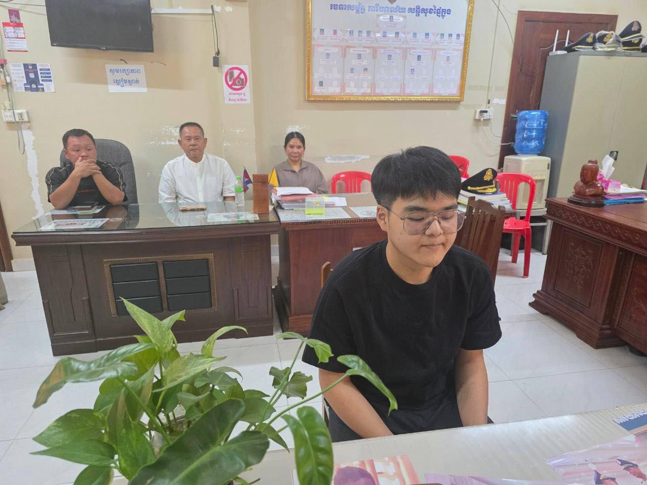 វិភាគ៖ អ្នកឃ្លាំមើលសរសើរអន្តរាគមន៍ប្រមុខរដ្ឋាភិបាលក្នុងករណីគ្រោះថ្នាក់ចរាចរណ៍នៅបាត់ដំបង ប៉ុន្តែរំលេចពី ការឆ្លៀត ឱកាសរបស់មន្ត្រី និងប្រព័ន្ធយុត្តិធម៌នៅទន់ខ្សោយ