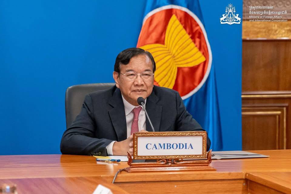 រដ្ឋមន្ត្រីកាបរទេសបញ្ជាក់ជាថ្មីអំពីការត្រៀមខ្លួនរបស់កម្ពុជា ក្នុងការធ្វើការជិតស្និទ្ធជាមួយប្រទេសសមាជិកអាស៊ានផ្សេងទៀត ដើម្បីពង្រឹងភាពធន់រួមគ្នា