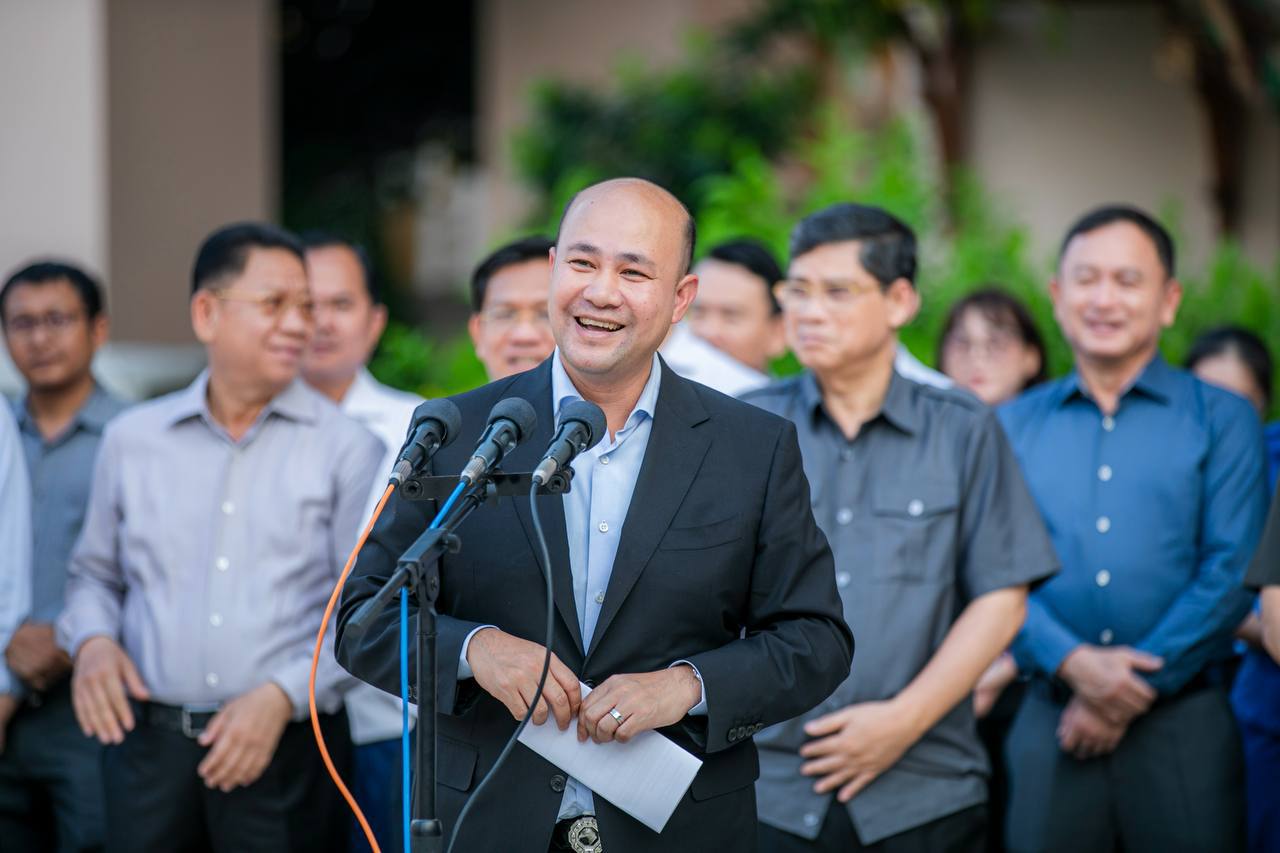 បុគ្គលិកអនាម័យនិងប្រជាការពារក្នុងនគរសង្ក្រាន្តទទួលការលើកទឹកចិត្ត