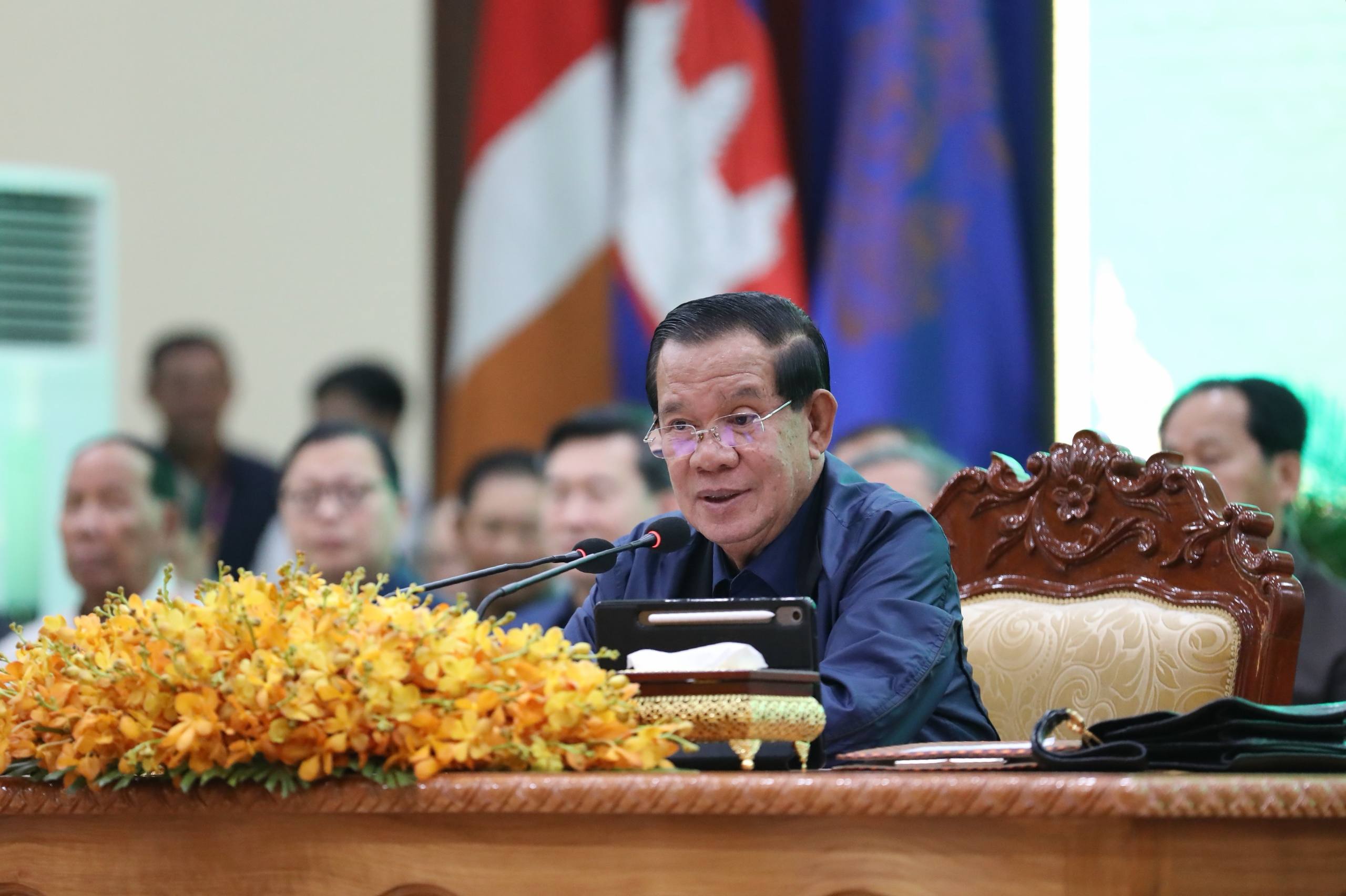 សម្តេចតេជោ ហ៊ុន សែន អញ្ជើញជួបសំណេះសំណាលជាមួយមន្រ្តីមូលដ្ឋាននៅខេត្តកំពង់ចាម