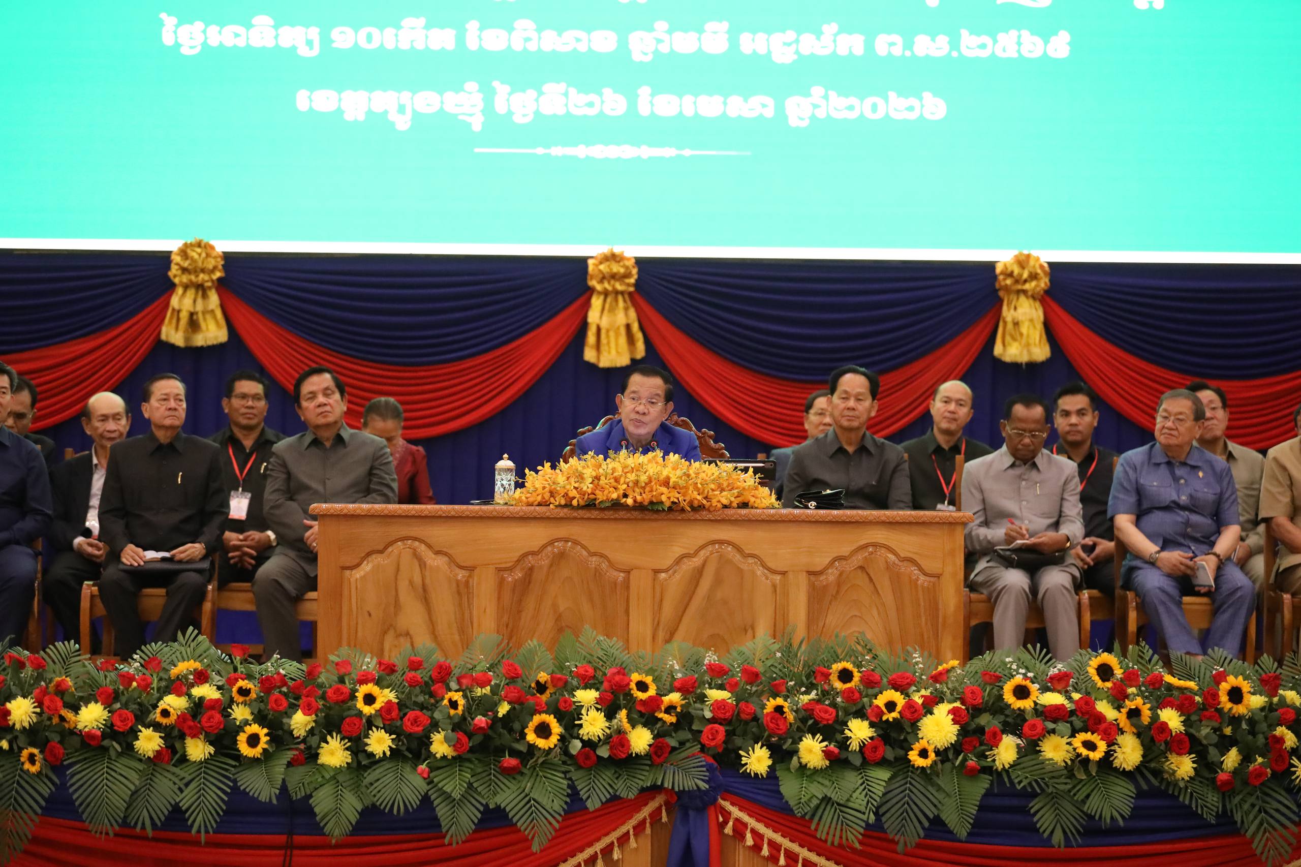 សម្តេចតេជោ រំលឹកដល់មន្រ្តីឱ្យរួមគ្នាទប់ស្កាត់ការរកស៊ីមិនបង់ពន្ធ