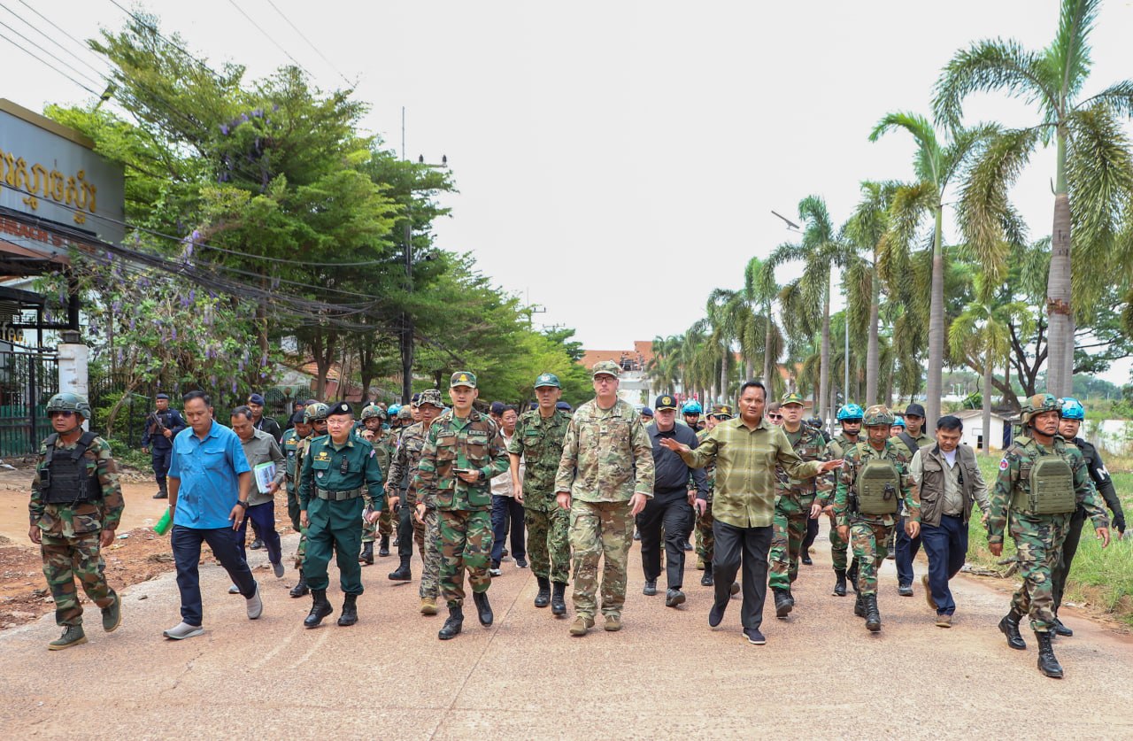 ថៃផ្ទុះអាវុធនៅច្រកអូរស្មាច់ ពេលក្រុមអនុព័ន្ធយោធាបរទេសចុះសង្កេតការណ៍