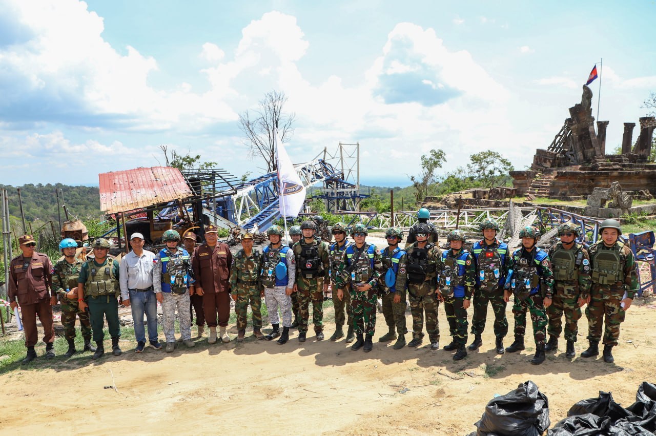 ក្រុមអ្នកសង្កេតការណ៍អាស៊ានចុះសង្កេតការណ៍ ផ្ទៀងផ្ទាត់ និងរាយការណ៍អំពីស្ថានភាពព្រំដែននៅប្រាសាទព្រះវិហារ
