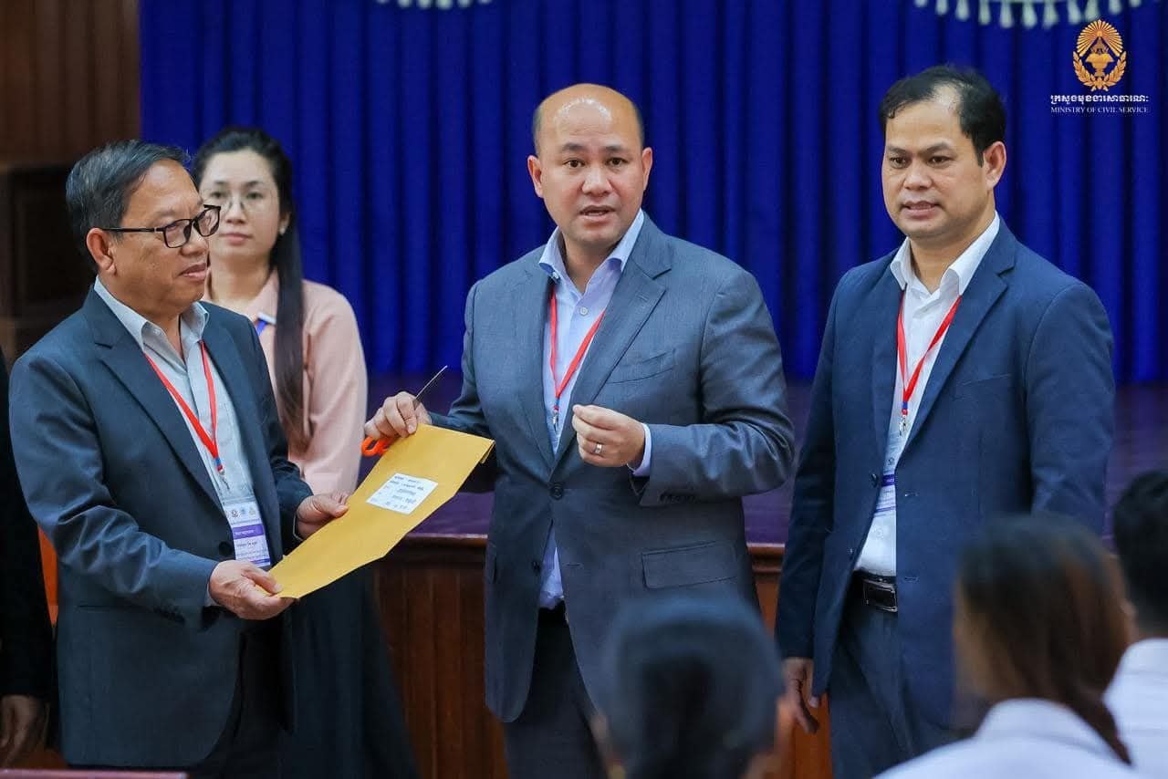បេក្ខជនជាង៤ពាន់នាក់ប្រឡងប្រជែងចូលក្របខ័ណ្ឌរដ្ឋជាង១០០កន្លែង
