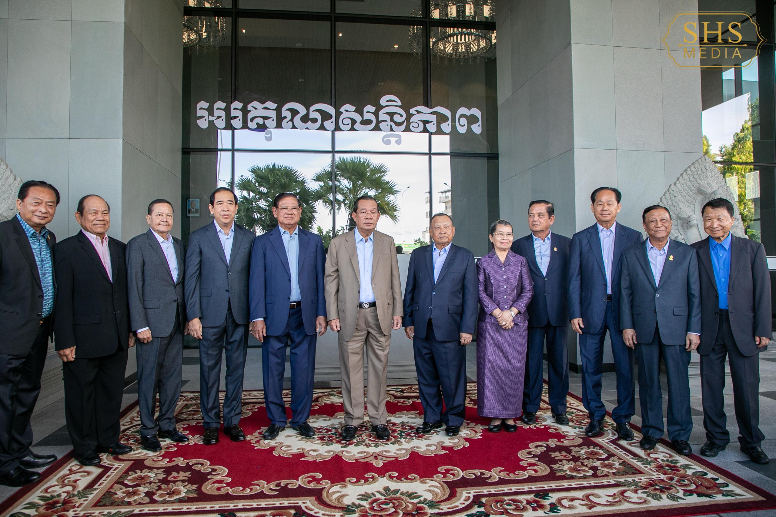 សម្តេច ហ៊ុន សែន អញ្ជើញធ្វើទស្សនកិច្ច និងពិនិត្យមើលអគារទីស្នាក់ការកណ្តាល នៃអគ្គនាយកដ្ឋានពន្ធដារ