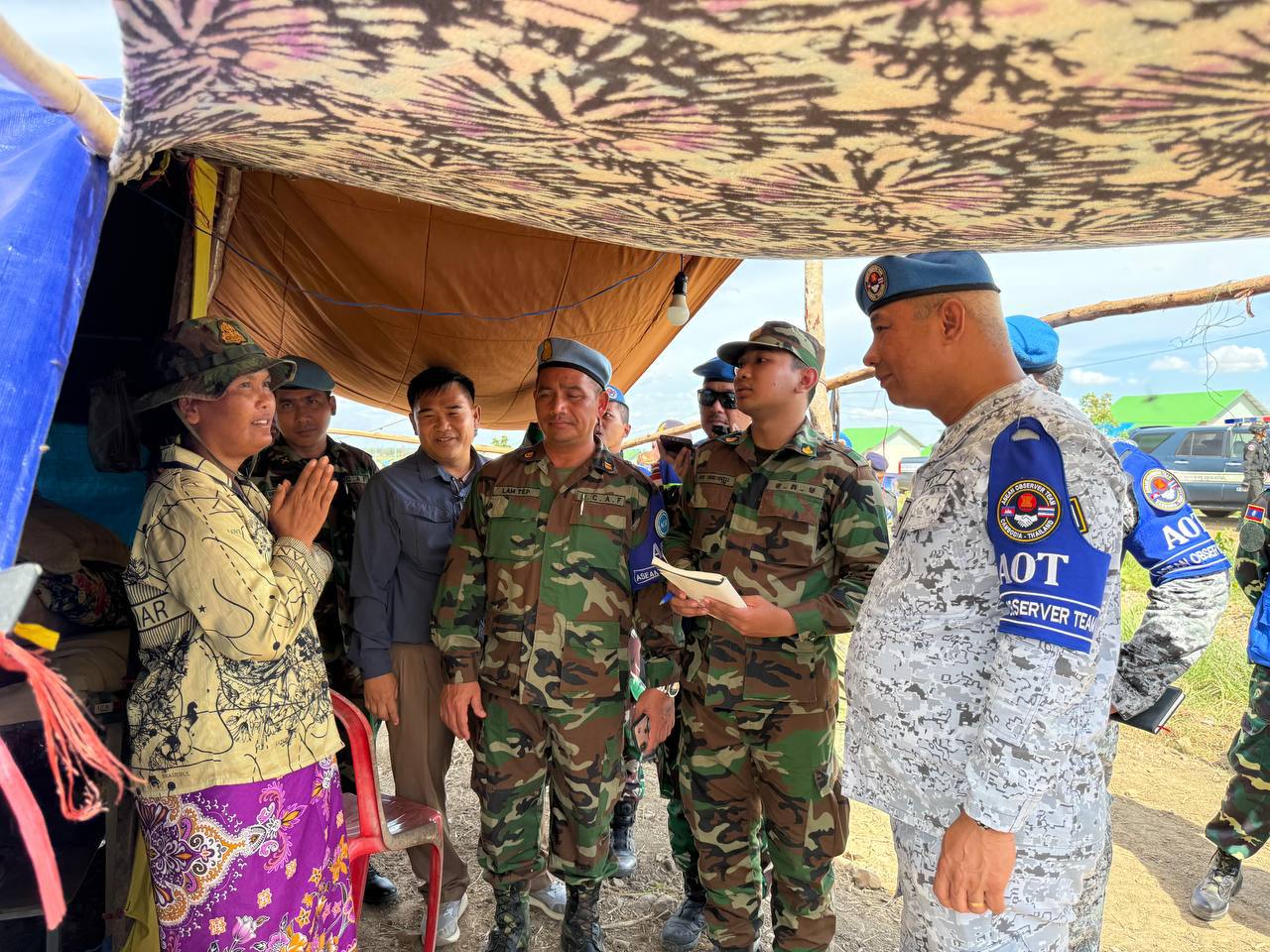 ក្រុមអ្នកសង្កេតការណ៍អាស៊ានចុះសង្កេតការណ៍ ផ្ទៀងផ្ទាត់ និងចុះសួរសុខទុក្ខដល់ជនភៀសសឹកនៅឃុំពង្រ ស្រុកចុងកាល់