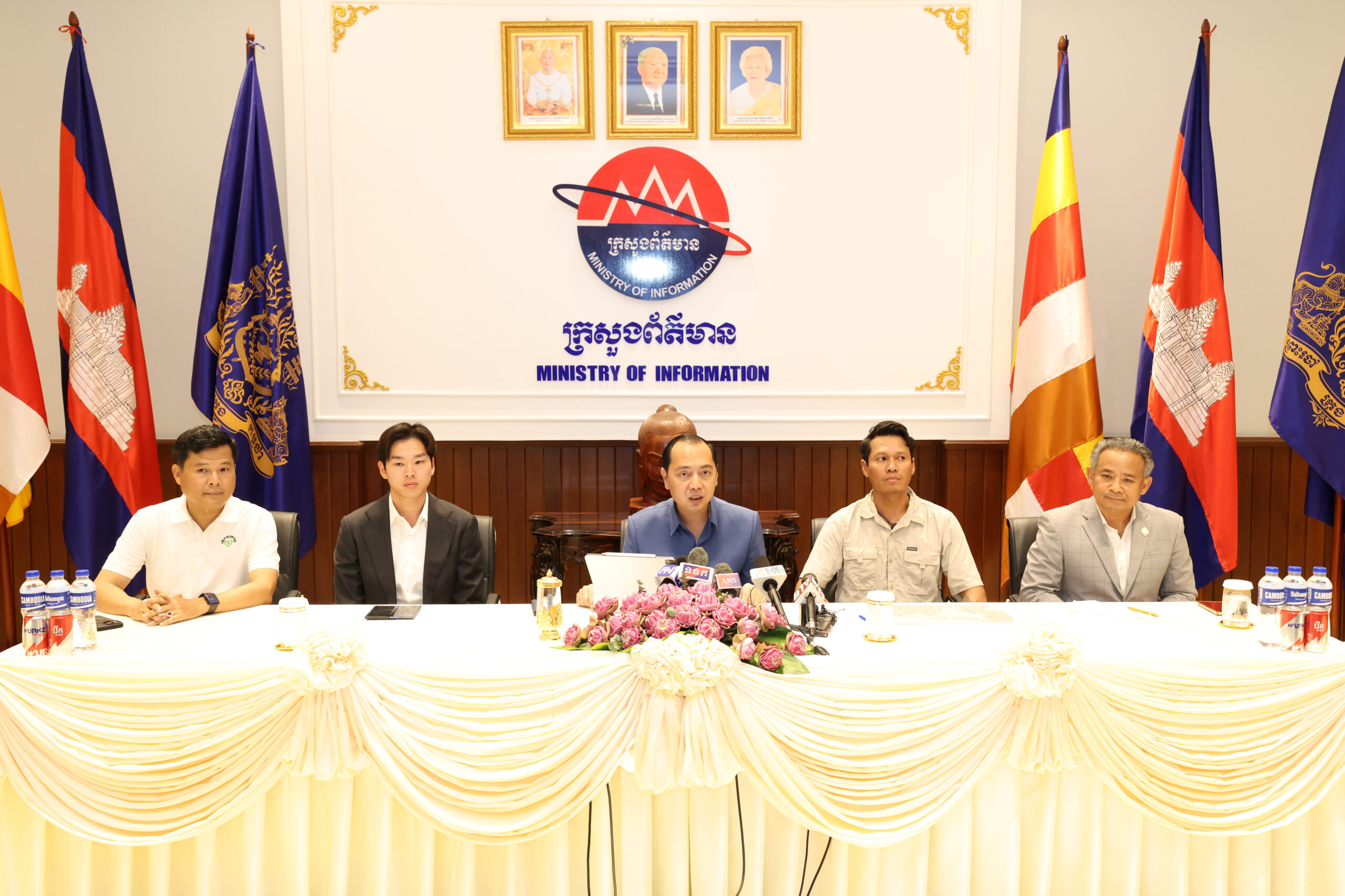 ទីវ តារារិទ្ធ អ្នកជិះកង់មិនខ្លាចនឿយហត់ត្រៀមបេសកកម្មថ្មី៦ខែ ផ្សព្វផ្សាយទេសចរណ៍កម្ពុជាទៅពិភពលោក