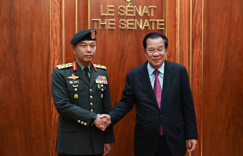 អគ្គមេបញ្ជាការកងទ័ពម៉ាឡេស៊ីកោតសរសើរចំពោះការដឹកនាំរបស់សម្តេចតេជោ ក្នុងការដោះស្រាយបញ្ហាព្រំដែនជាមួយនឹងថៃដោយសន្តិវិធី