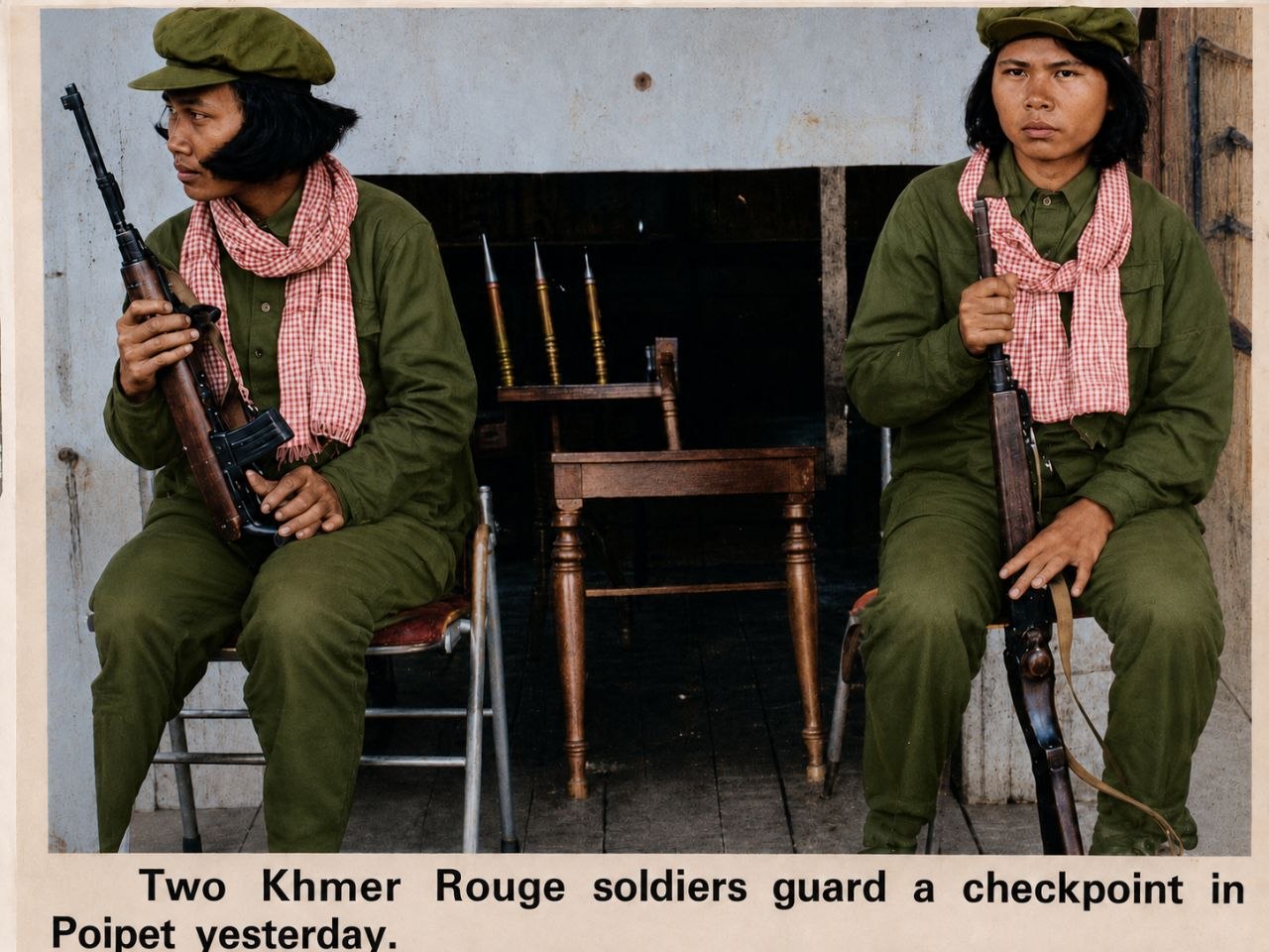 សមមិត្តយុទ្ធនារីកងទ័ពខ្មែរក្រហម ២នាក់....
