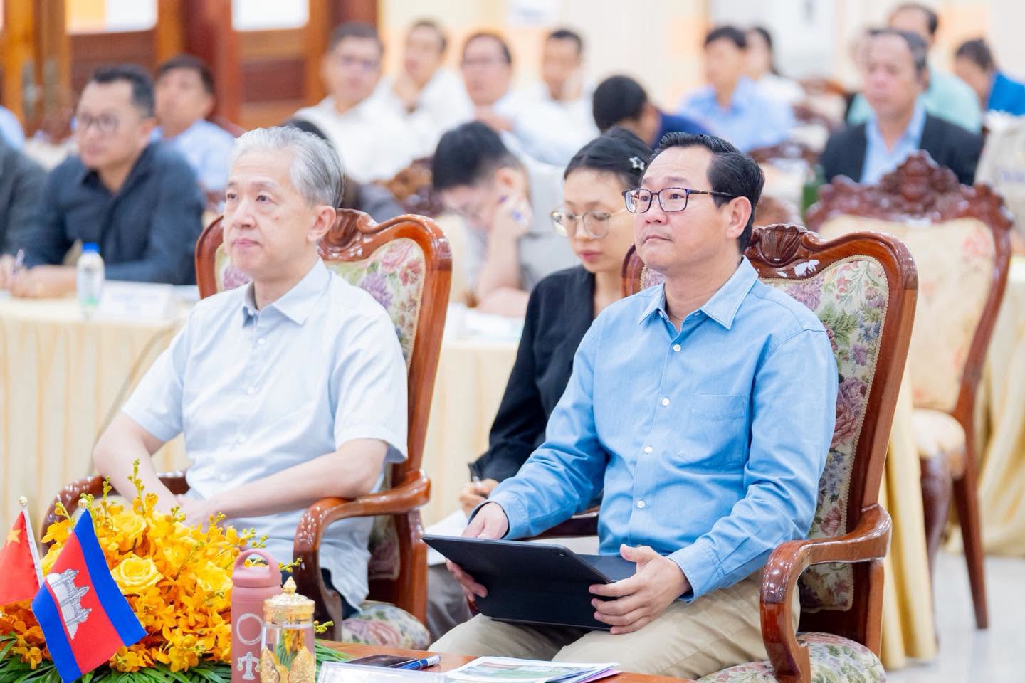 ខេត្តបាត់ដំបងស្វែងរកការវិនិយោគលើតំបន់សេដ្ឋកិច្ចពិសេស ដើម្បីពង្រីកឧស្សាហកម្មកែច្នៃកសិផលបន្ថែម