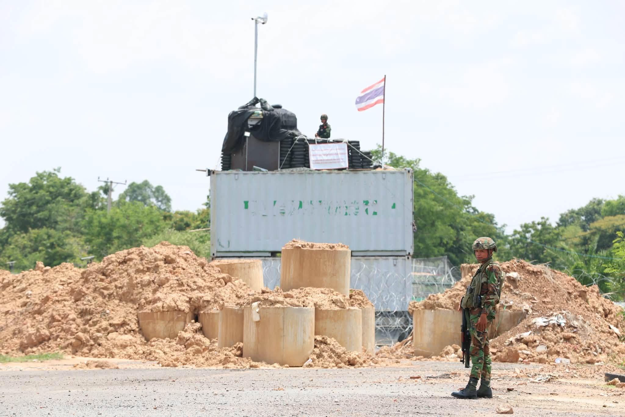 នៅពេលអ្នកដែលពូកែភូតកុហកបំផុតនិយាយពី «វិជ្ជាជីវៈ» និង «ការគោរពច្បាប់»ឱ្យគេស្តាប់