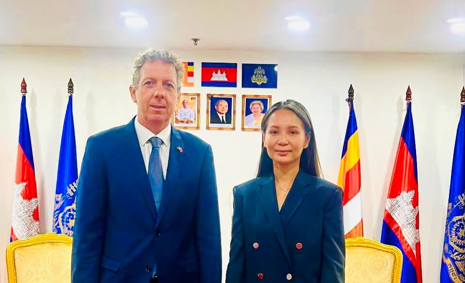 លោកជំទាវ កឹម មនោវិទ្យា ចាប់ផ្ដើមធ្វើការងារលើកដំបូងក្នុងតួនាទីប្រេសិតពិសេសរបស់សម្ដេចធិបតី