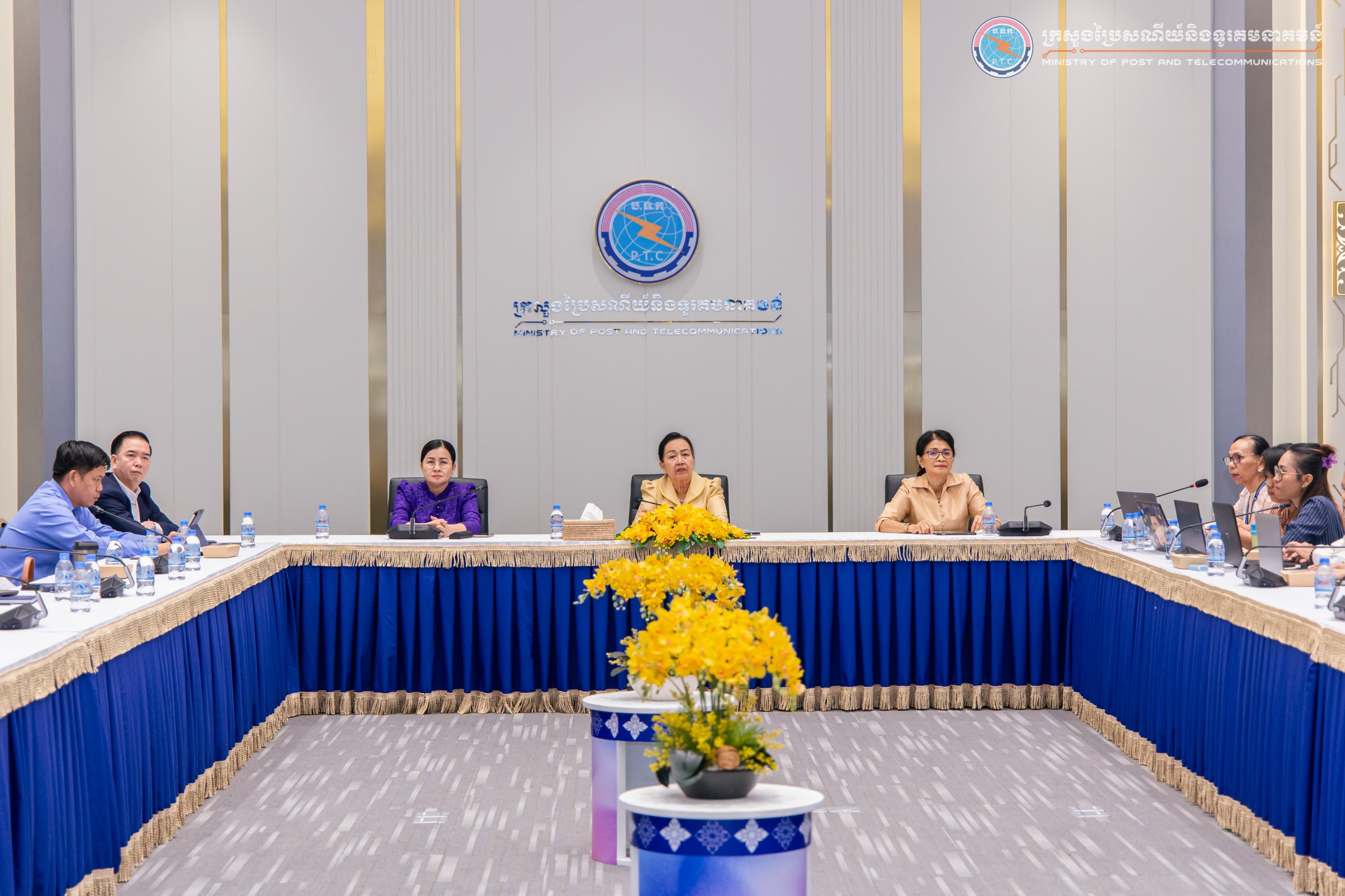 លោកជំទាវរដ្ឋលេខាធិការ រស់ សូរក្ខា បានដឹកនាំកិច្ចប្រជុំតាមដានការអនុវត្តអនុសាសន៍ របស់រាជរដ្ឋាភិបាលកម្ពុជា និងអនុសញ្ញាស្តីពីការលុបបំបាត់រាល់ទម្រង់ នៃការរើសអើងប្រឆាំងនឹងនារីភេទ ស៊ី-ដ (CEDEW)