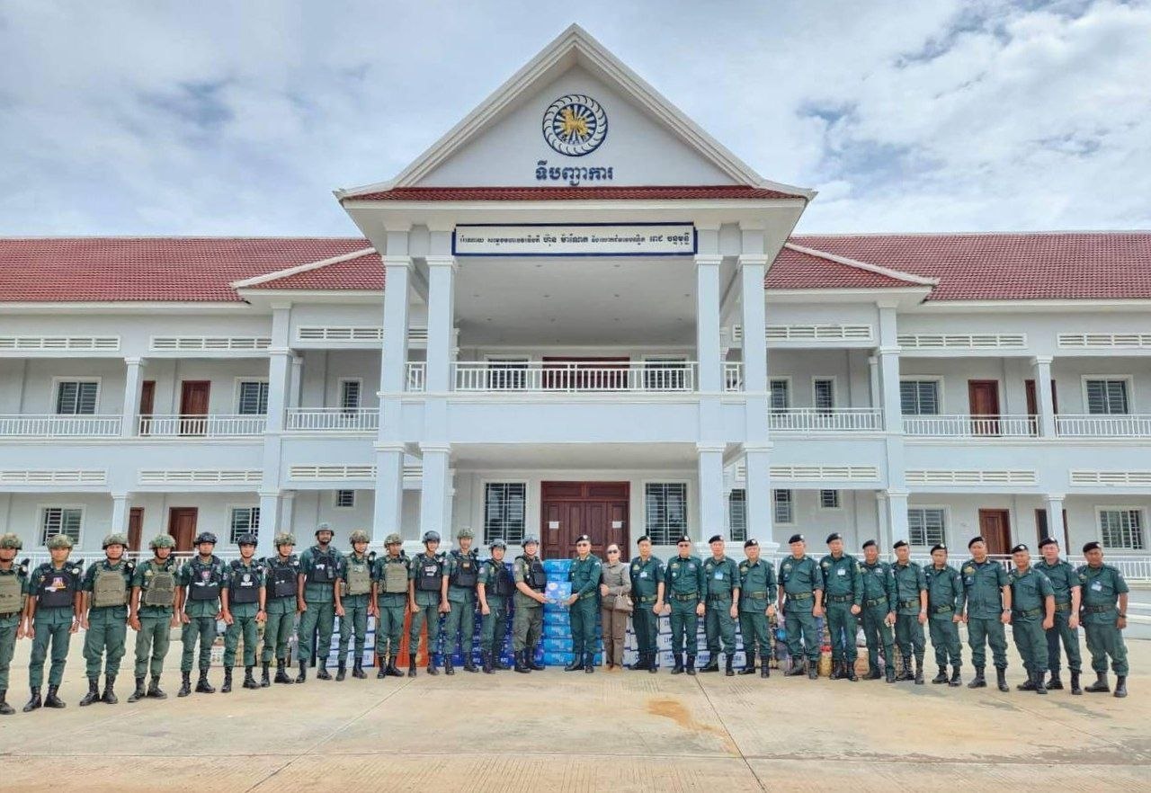 ស្នងការដ្ឋាននគរបាលខេត្តកំពង់ចាមអញ្ជើញសាកសួរសុខទុក្ខនិងនាំយកអំណោយទៅជូនវីរនគរបាលជួរមុខ