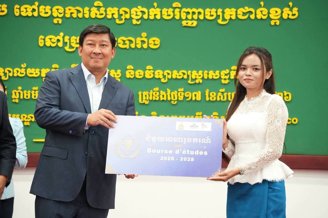 ឯកឧត្តម សាយ សំអាល់ លើកទឹកចិត្តដល់និស្សិត និងយុវជននៃកម្មវិធីសិក្សាផ្សេងៗ ខិតខំអភិវឌ្ឍខ្លួន និងយកបទពិសោធន៍ពីក្រៅប្រទេស មកអភិវឌ្ឍសង្គមជាតិ