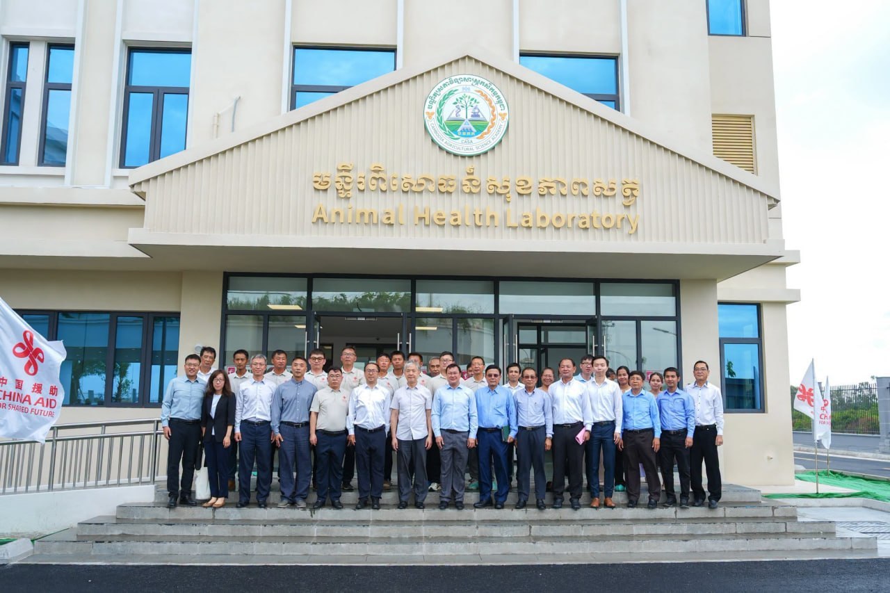គណៈប្រតិភូកម្ពុជា-ចិន ចុះពិនិត្យការសាងសង់មន្ទីរពិសោធន៍សុខភាពសត្វ