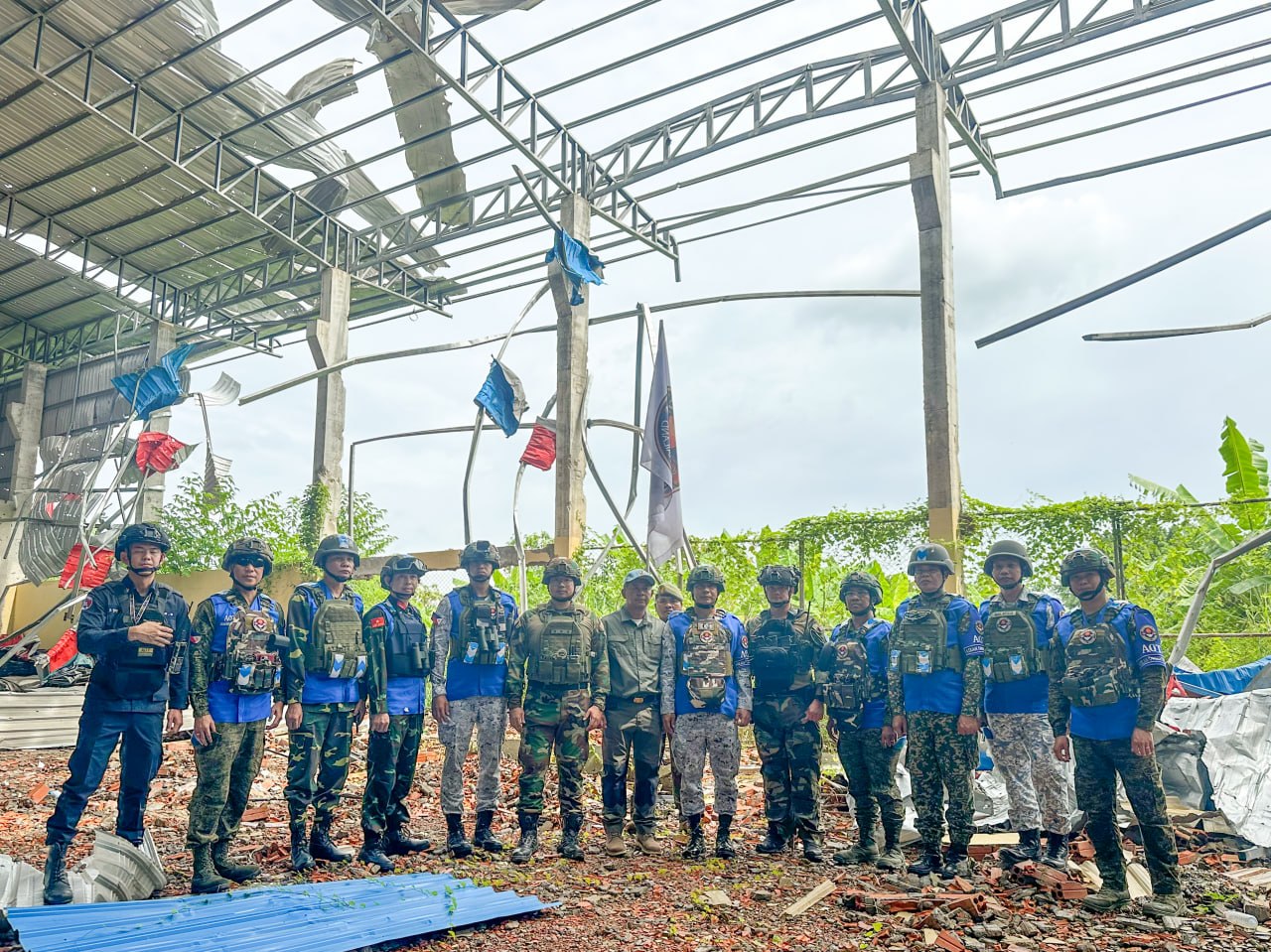 កម្ពុជានាំ​ក្រុមអ្នកសង្កេតការណ៍អាស៊ានពិនិត្យមើលទីតាំងរងការទម្លាក់គ្រាប់បែកពីយន្តហោះ F-16 របស់ថៃ