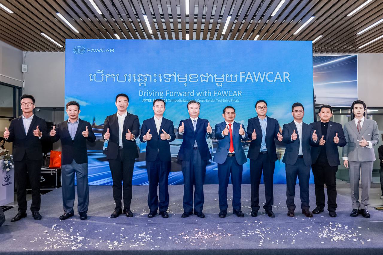 FAWCARបង្ហាញខ្លួនលើកដំបូងនៅកម្ពុជា៖ រថយន្តម៉ាក JOYEE S04 និង S08 បានដាក់លក់ដោយជោគជ័យ