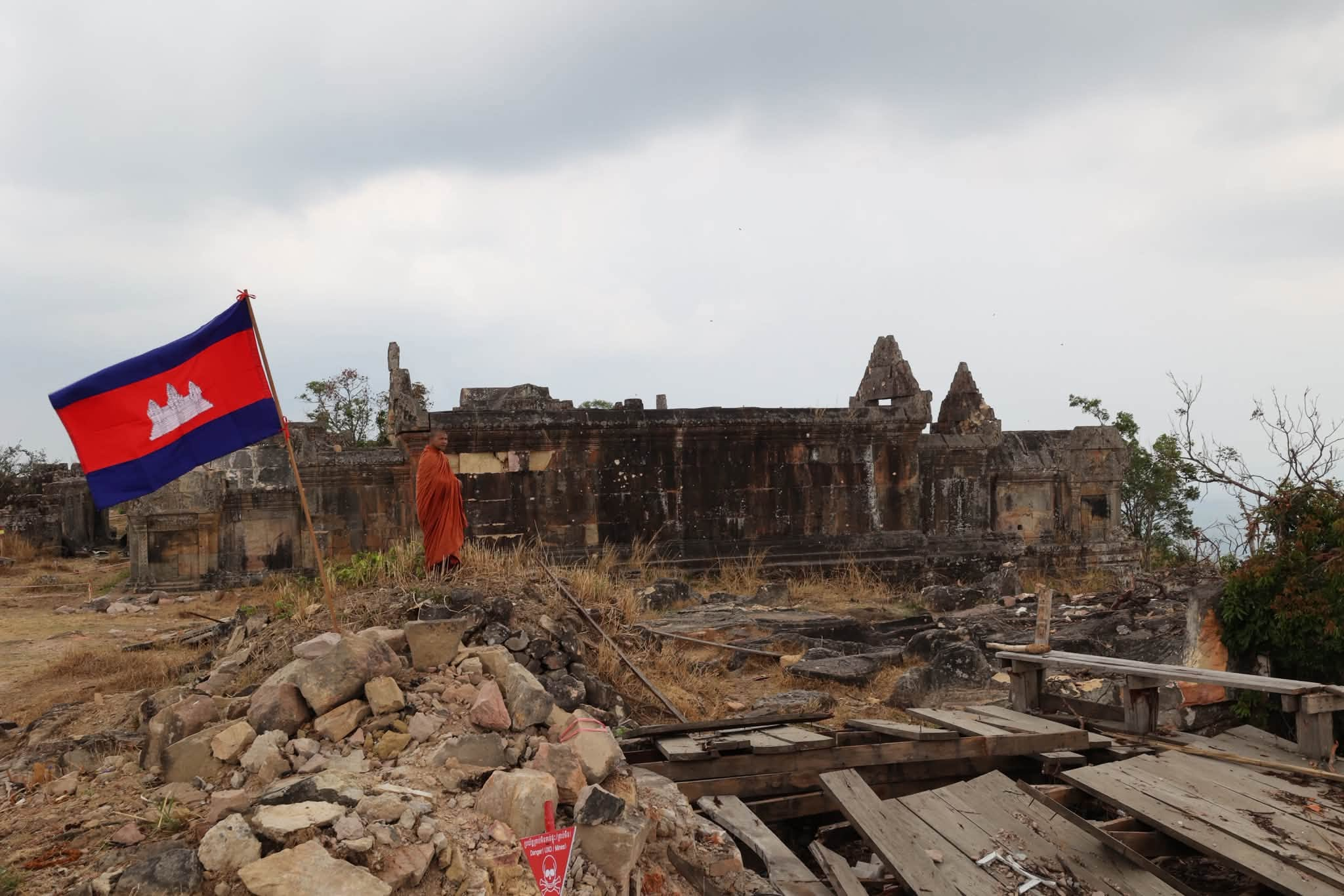 អង្គការ UNESCO និង ICOMOS ចុះវាយតម្លៃការខូចខាត និងដាក់ចេញផែនការសង្គ្រោះប្រាសាទព្រះវិហារ