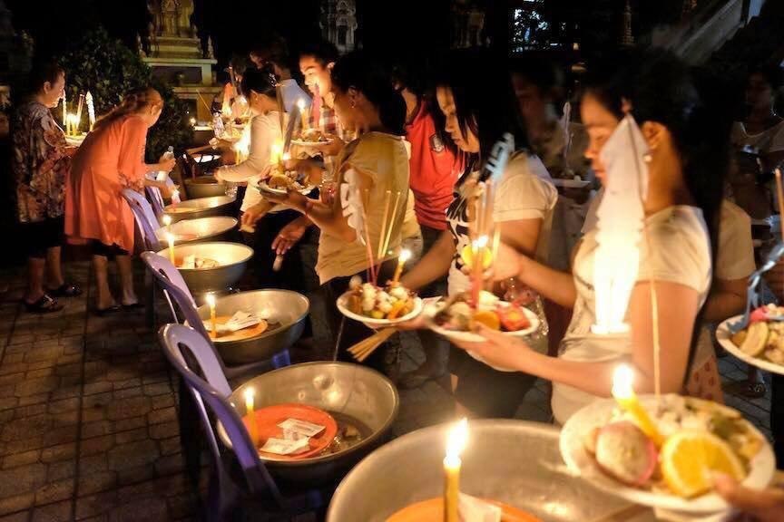 បុណ្យភ្ជុំបិណ្ឌ ក្រសួងធម្មការណែនាំឱ្យវត្តអារាមចែករំលែកទេយ្យទានជូនជនភៀសសឹក និងជនក្រីក្រ  