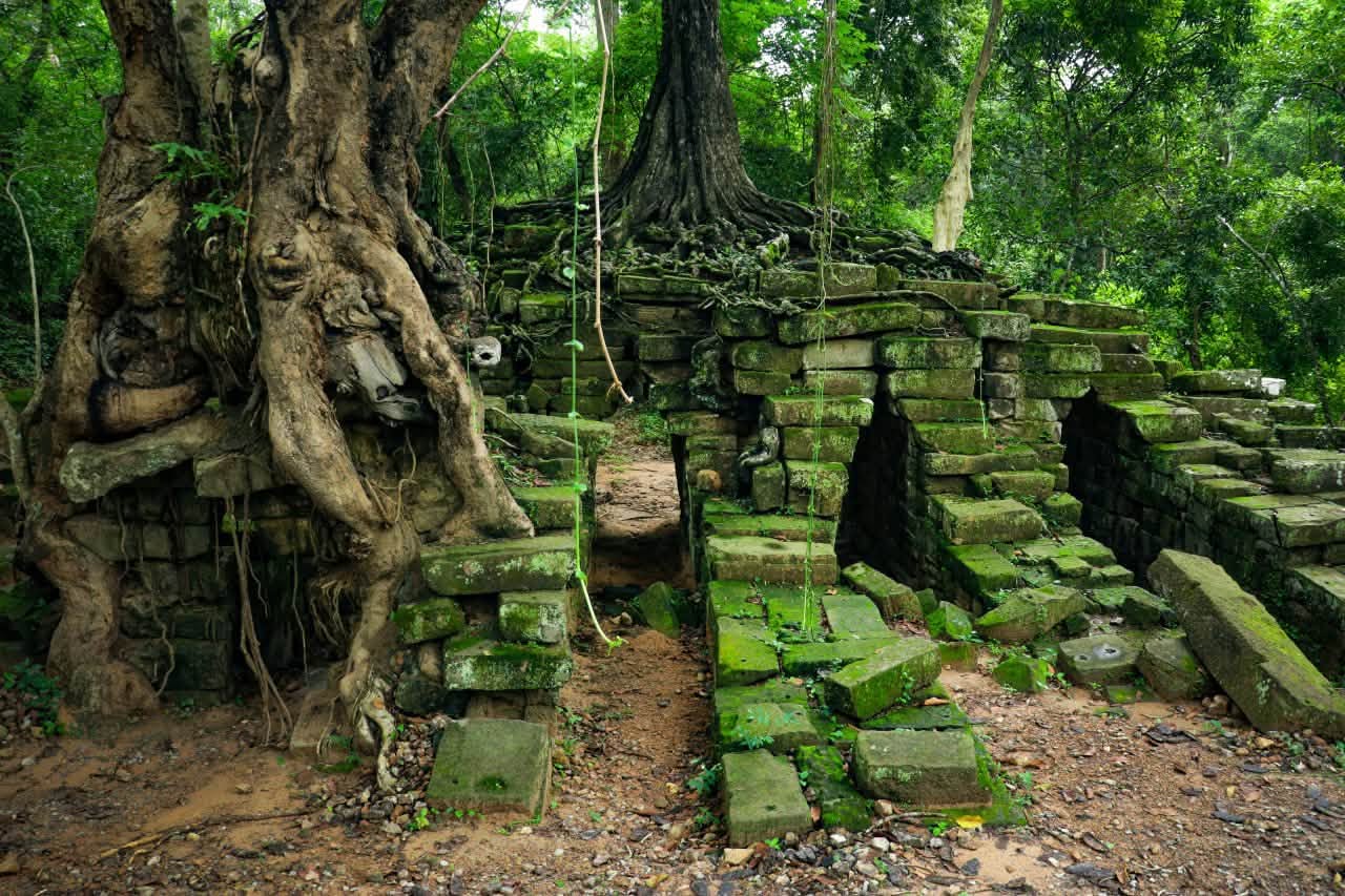 ស្ពានថ្មបុរាណនៅកណ្តាលរាជធានីអង្គរ បង្ហាញពីស្នាដៃវិស្វកម្ម និងបេតិកភណ្ឌរស់ឆ្លងសម័យកាល