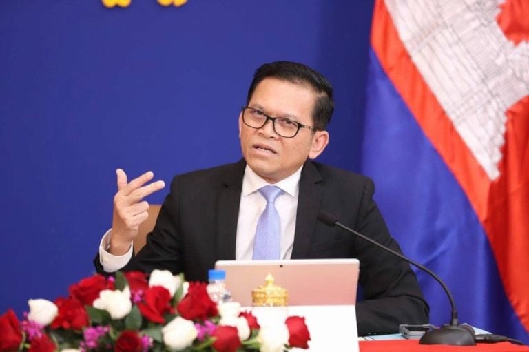 ឯកឧត្តម ប៉ែន បូណា៖ តើអំពើដែលលោក អ៊ុំ សំអានក្តី លោក សម រង្ស៊ីក្តី និងក្រុមបក្ខពួកគាត់ទាំងប៉ុន្មានដែលបានធ្វើ គឺជាការចង់ឈ្នះថៃ ឬការពារថៃ?