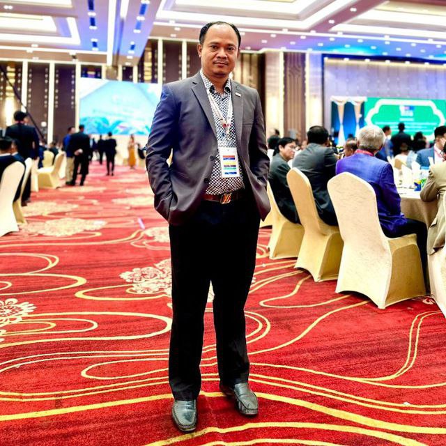លោក វិន ឈុនហ៊ាត ​| Mr. VEN CHHUNHAET