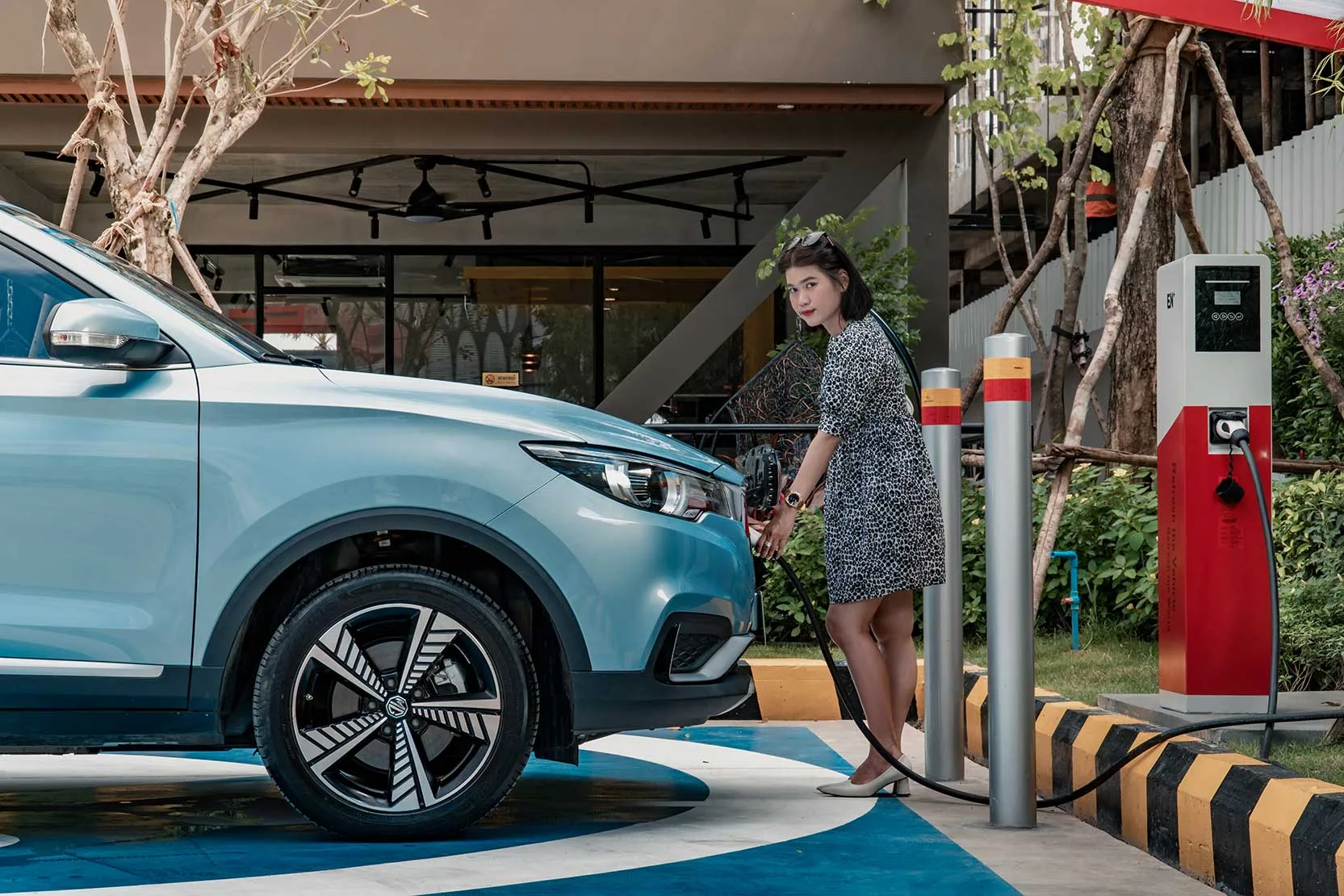 រដ្ឋាភិបាលគ្រោងដំឡើងស្ថានីយ៍សាកថ្មយានយន្តអគ្គិសនីឱ្យបានច្រើន ចំពេលមានវិបត្តិប្រេង