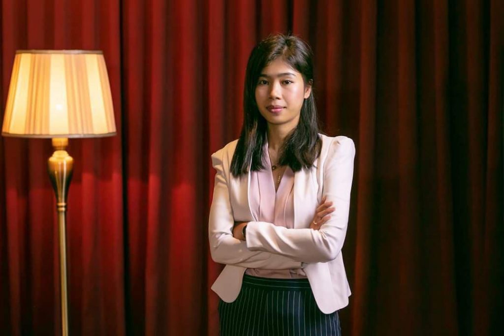 អ្នកស្រី ស្ដើង ភារ៉ុង ជម្នះសម្ពាធសង្គម