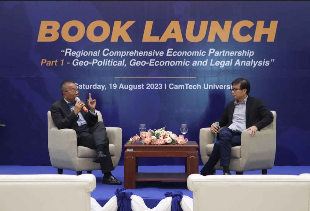 សៀភៅ «អាសិប៖ ផ្នែកទី១ ភូមិសាស្ត្រនយោបាយ ភូមិសាស្ត្រសេដ្ឋកិច្ច និងការវិភាគច្បាប់» ត្រូវបានវិទ្យាស្ថានចក្ខុវិស័យអាស៊ី (AVI) សម្ពោធជាផ្លូវការណ៍។