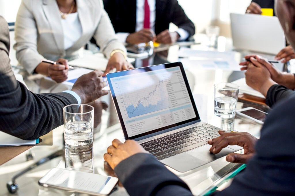 ការប្រាស្រ័យទាក់ទង គឺជាជំនាញដ៏សំខាន់នៅក្នុងអាជីពការងារ និងការរស់នៅ។ 