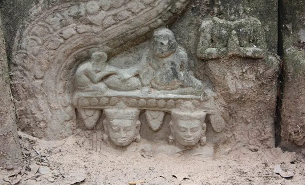 ភស្តុតាងប្រវត្តិសាស្ត្រ! ចម្លាក់ប្រាសាទលាក់នាង បង្ហាញសកម្មភាពគ្រូពេទ្យបុរាណ ស្ទង់ជីពចរ អ្នកជំងឺ